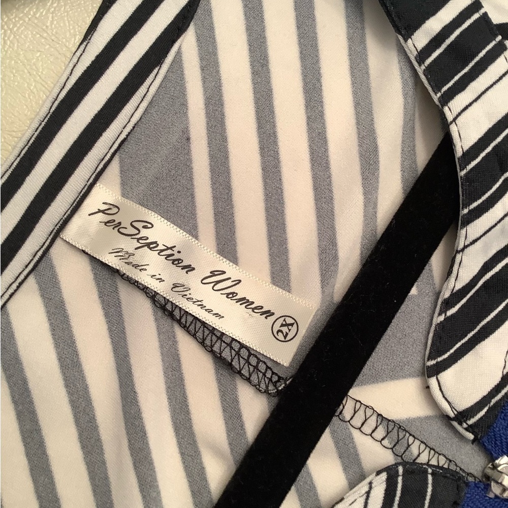 BLACK & WHITE STRIPE PRINT 3/4 BUTTON UP SLEEVE 2X DRESS - Picture 5 of 6